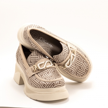 Дамски обувки в бежово