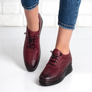 Дамски обувки в бордо