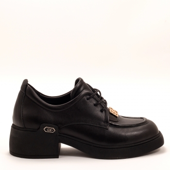 Дамски обувки в черно