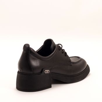 Дамски обувки в черно