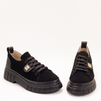 Дамски обувки в черно