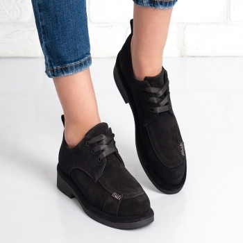 Дамски обувки в черно