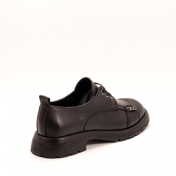 Дамски обувки в черно