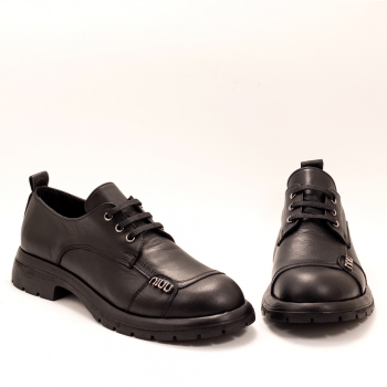 Дамски обувки в черно