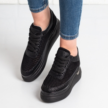 Дамски обувки в черно