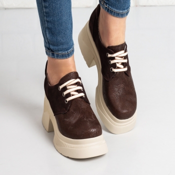 Дамски обувки в кафяво