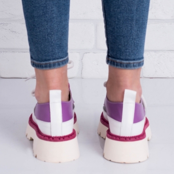 Дамски обувки в лилаво и бяло
