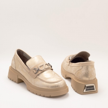 Дамски обувки в златисто