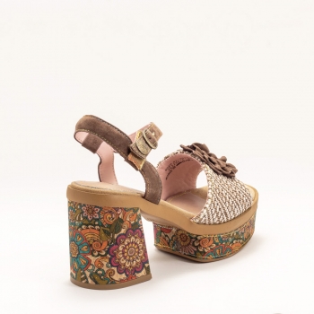 Дамски сандали LAURA VITA в бежово,кафяво и цветен принт