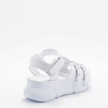 Дамски сандали на платформа в бяло