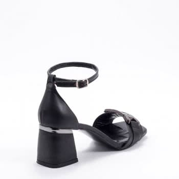 Дамски сандали на ток в черно