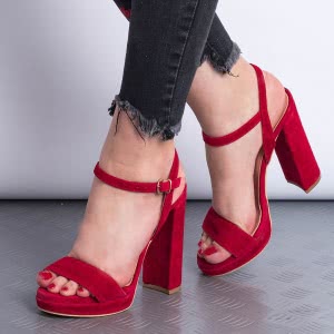 Дамски сандали на ток в червено