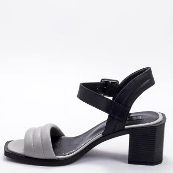 Дамски сандали на ток в сиво и черно