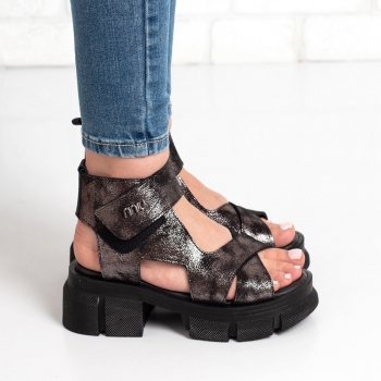 Дамски сандали в черно и бронз