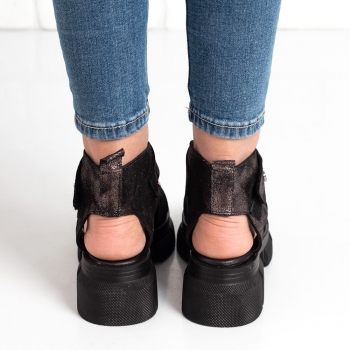 Дамски сандали в черно и бронз