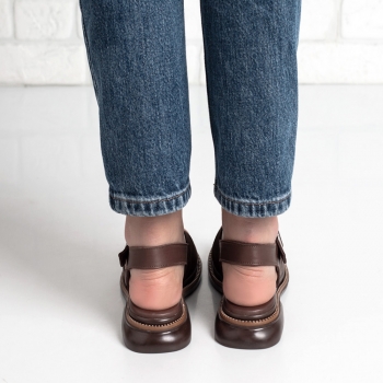 Дамски сандали в кафяво