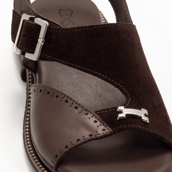 Дамски сандали в кафяво