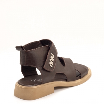 Дамски сандали в кафяво