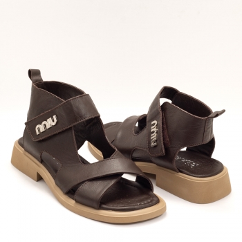 Дамски сандали в кафяво