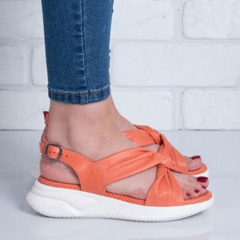 Дамски сандали в оранжево