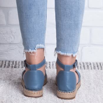Дамски сандали в синьо