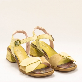 Дамски сандали в жълто