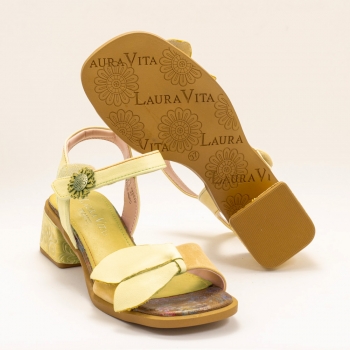 Дамски сандали в жълто