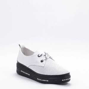Дамски спортни обувки в бяло